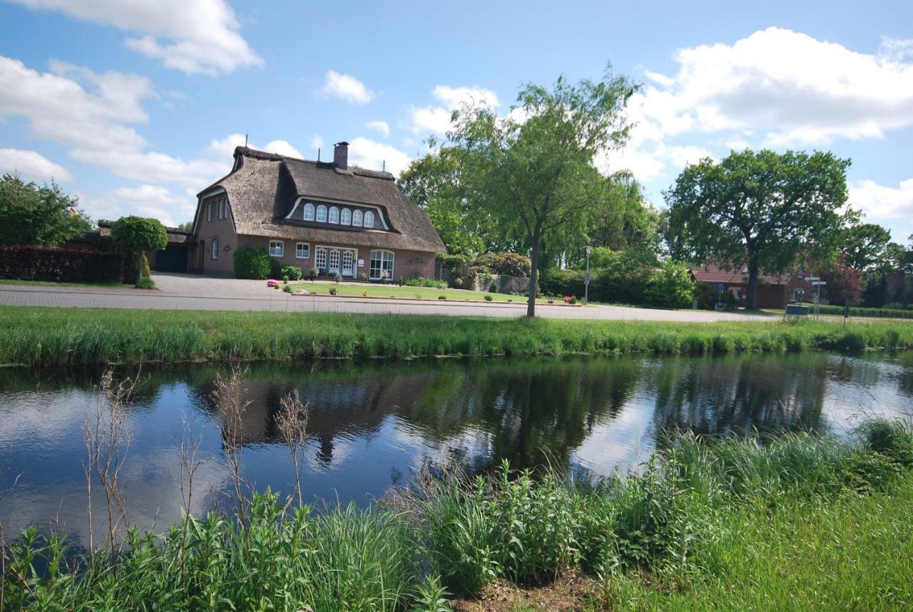 Ferienwohnung -Am Kanal- Nordgeorgsfehn Eksteriør billede
